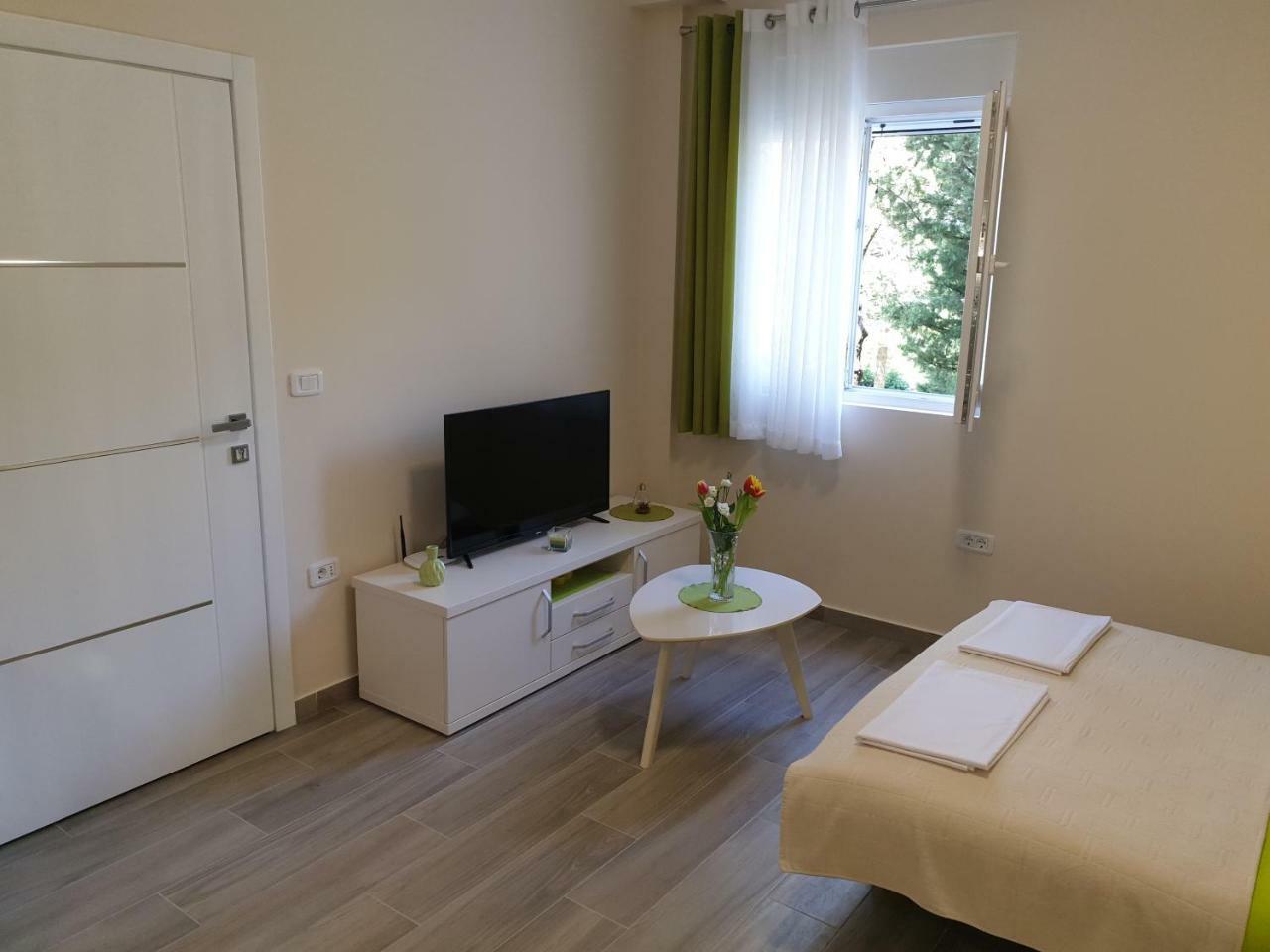 Apartments Jadran Tivat Ngoại thất bức ảnh