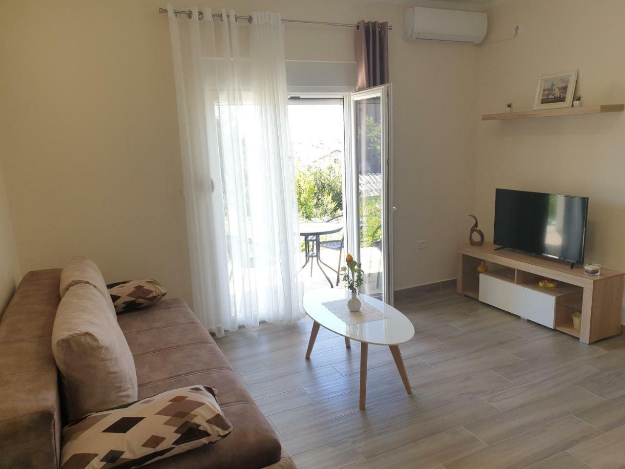 Apartments Jadran Tivat Ngoại thất bức ảnh