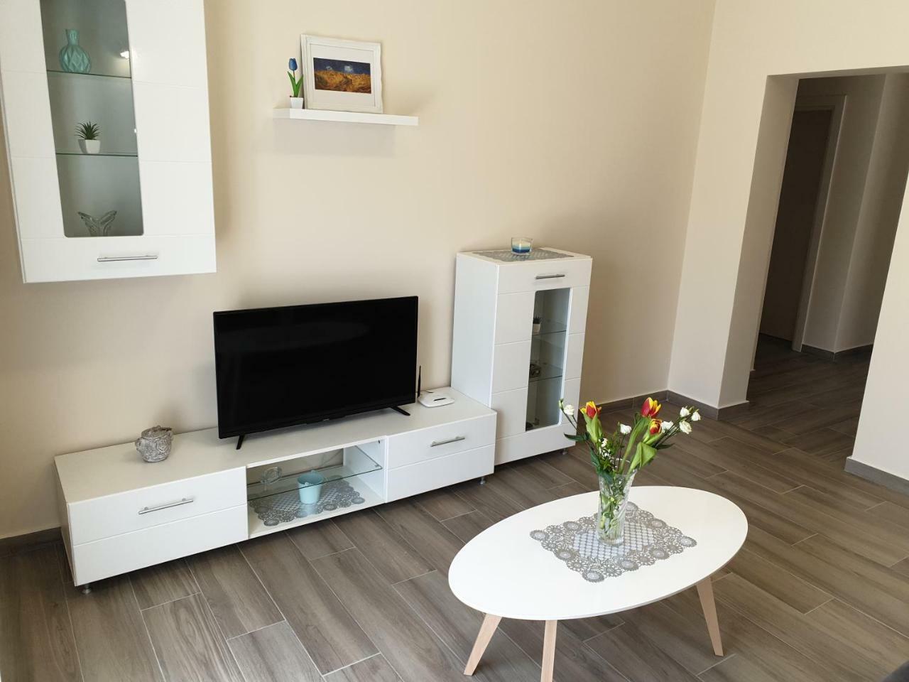 Apartments Jadran Tivat Ngoại thất bức ảnh