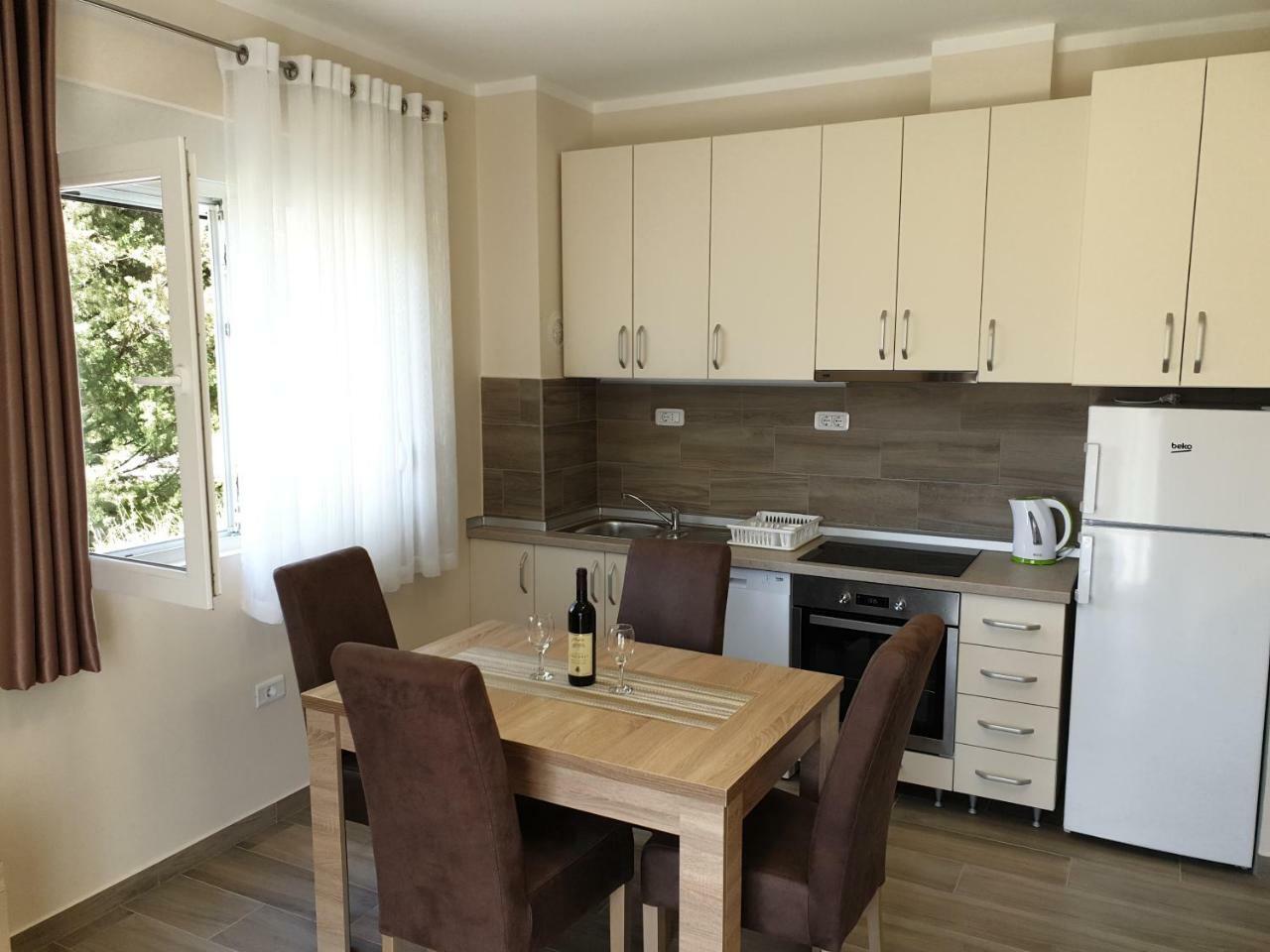 Apartments Jadran Tivat Ngoại thất bức ảnh